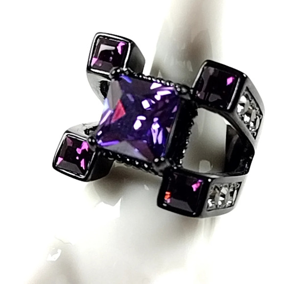 Steampunk Gothic Statement Ring - Picture 10 of 17